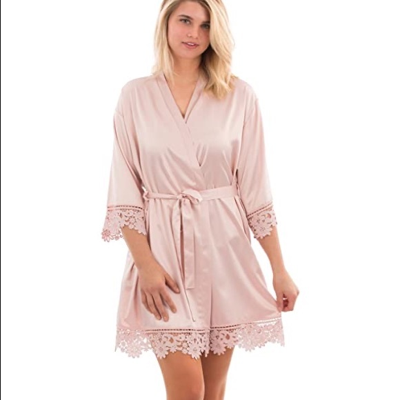 Veami Robe, Blush Lace Satin Short with Belt - Picture 2 of 4